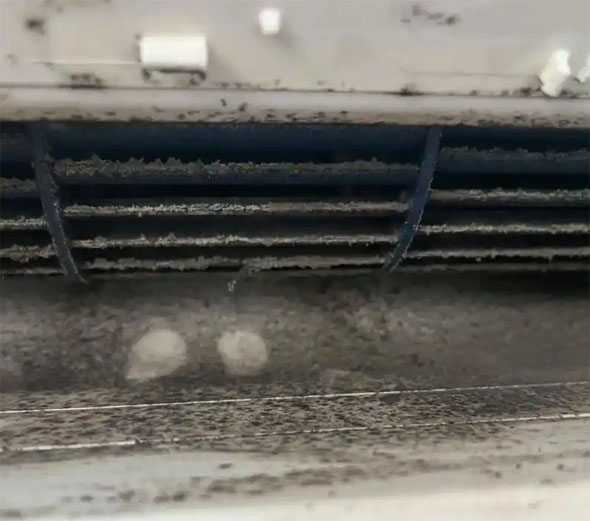 梅列空调吹的风有股烧焦味是怎么回事